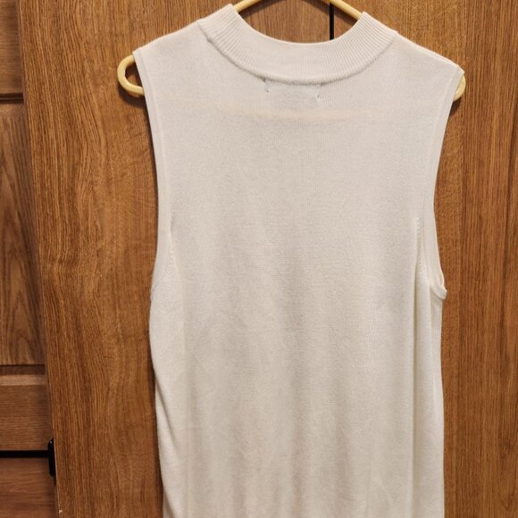 Women's Sleeveless Knit Sweater Mock Turtleneck - Picture 3 of 4